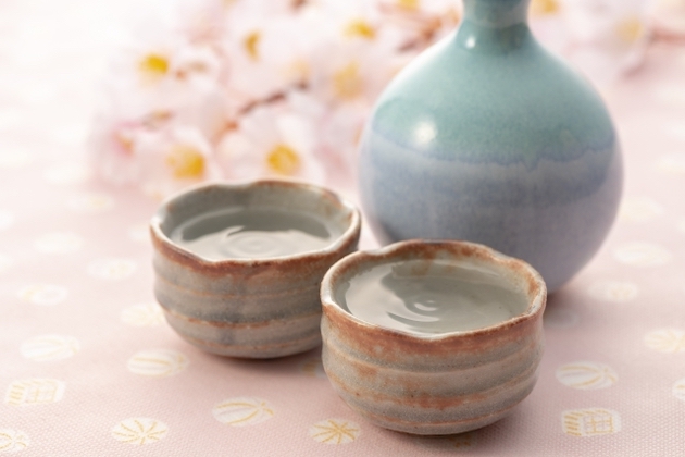 陶器のぐい呑みと徳利