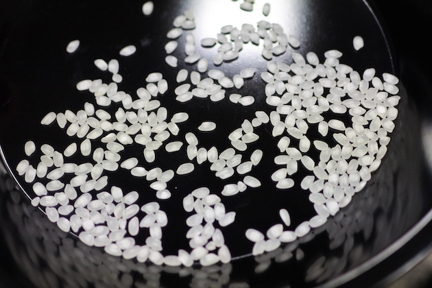 真吟精米をほどこされた米