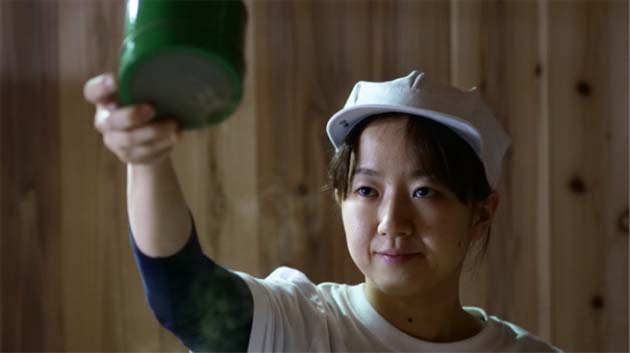 種切りする真子さん