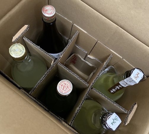 お酒の梱包イメージ写真