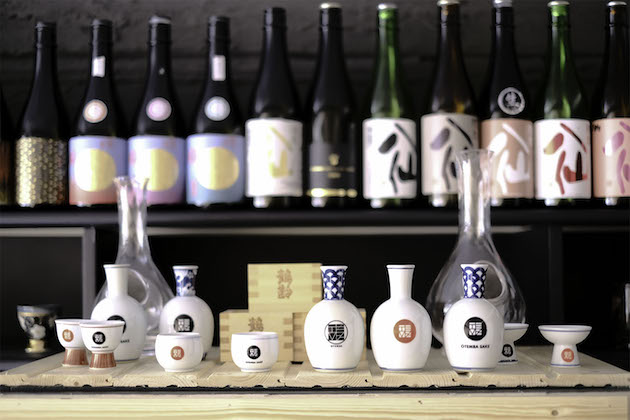 OTEMBAロゴ入りの酒器