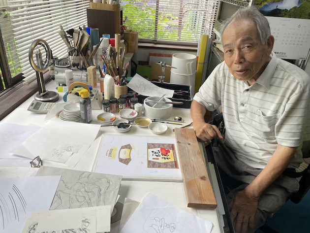 作業机と中山さん