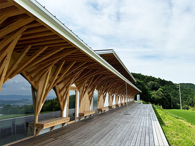 外側に設けられたテラス