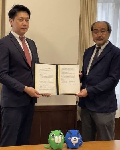 蔵元・野口英一郎さんと東京農工大学農学研究院院長・船田良氏(写真提供:野口酒造店)