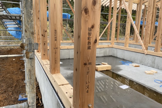 建設中の酒蔵の柱写真