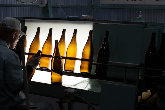 最終チェック作業の様子