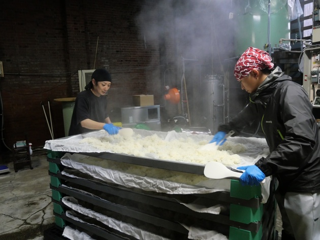 杜氏・阿部龍弥さん（奥）