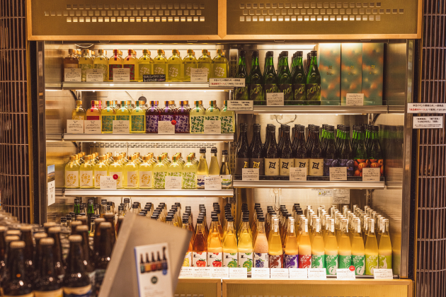 店頭に並ぶ酒