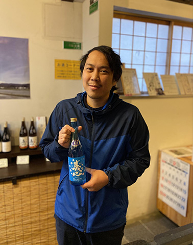 酵母無添加、水酛づくりの「春心」を持つ西出さん