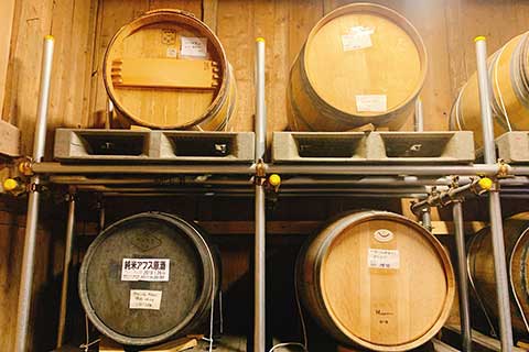 瓶貯蔵していたものを樽にいれてそれぞれ貯蔵